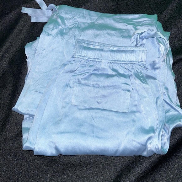 Skims Silk Cargo Pant Glacier - Picture 5 of 5